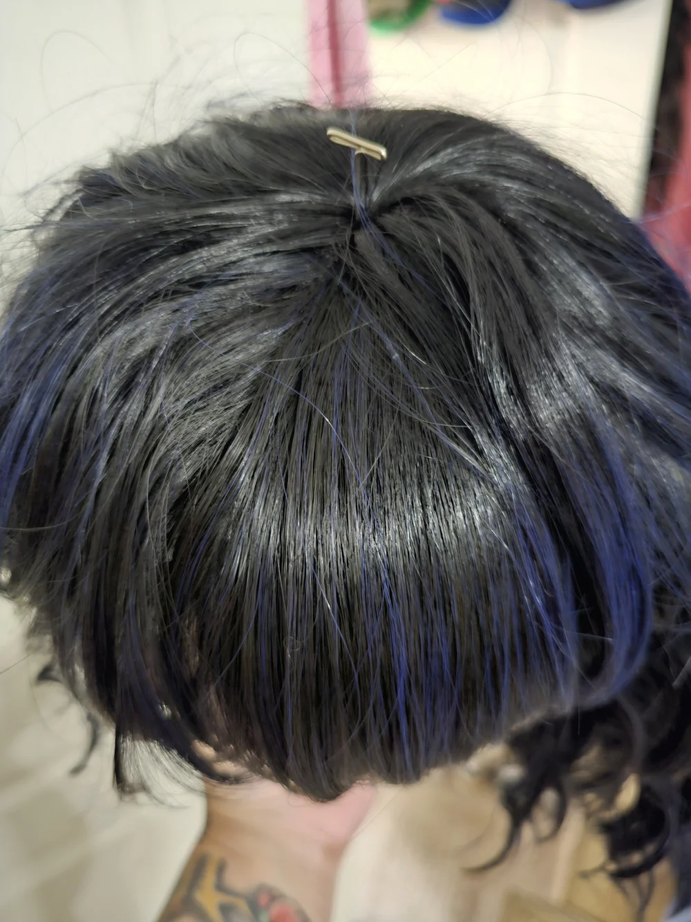 BNWT Short Wavy Fringe Wig in Black with Blue Highlights